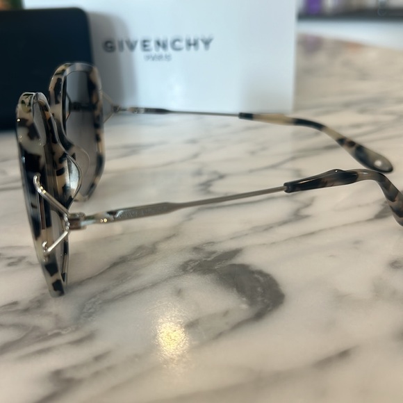 Givenchy Sunglasses - Picture 2 of 6